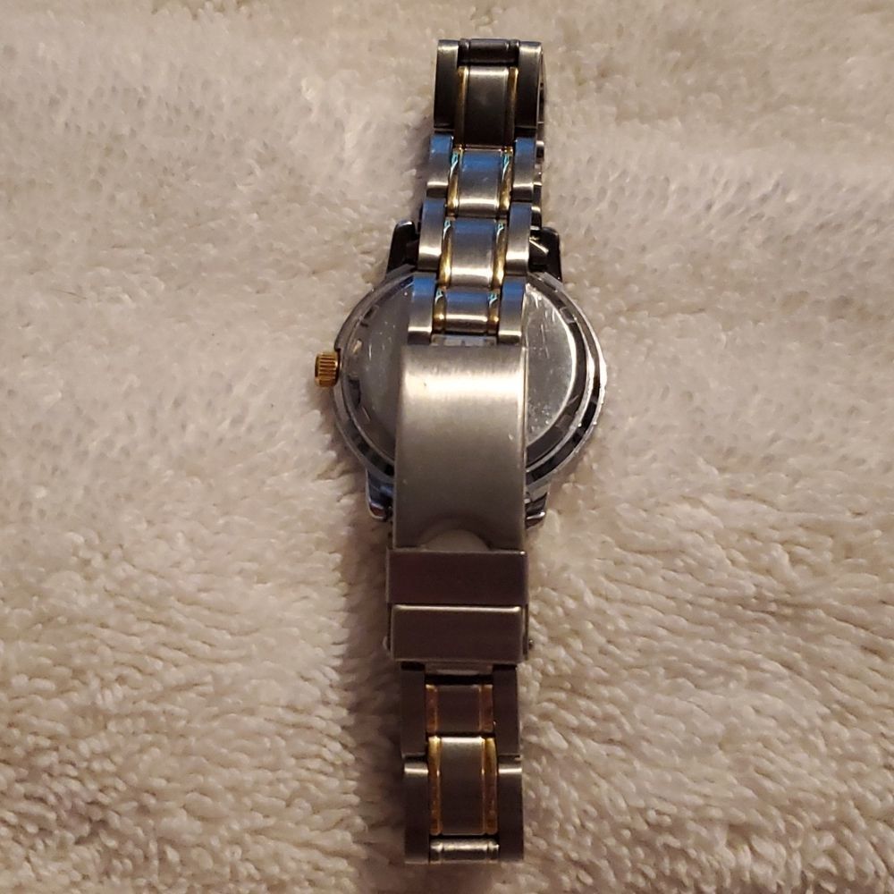 Maury Regional Hospital Logo 30mm Tomax Watch Gold & Silver Tone 12mm Metal Band - Picture 4 of 8
